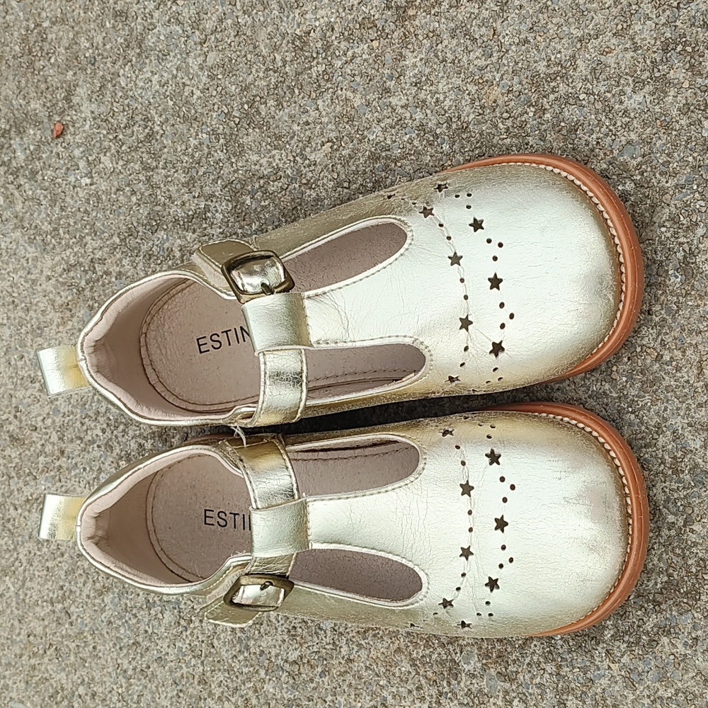 Little girls shoes size 11